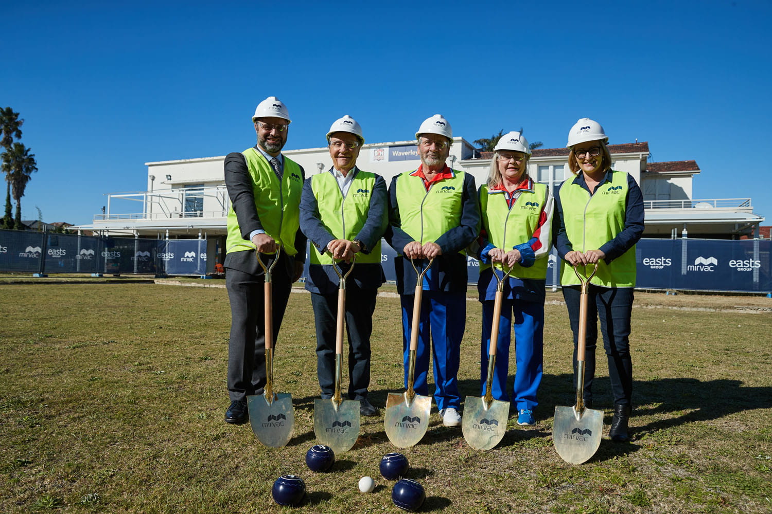 Men with shovels at Waverley Bowling Club 
