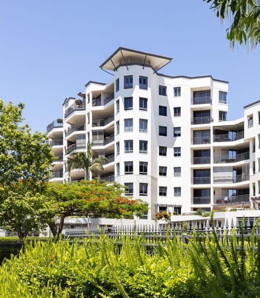 Mariners Reach Facade